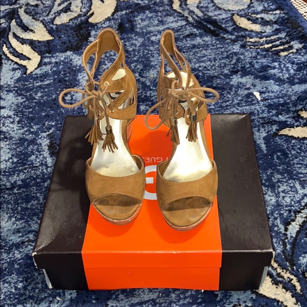 Guess medium brown wedge heels
